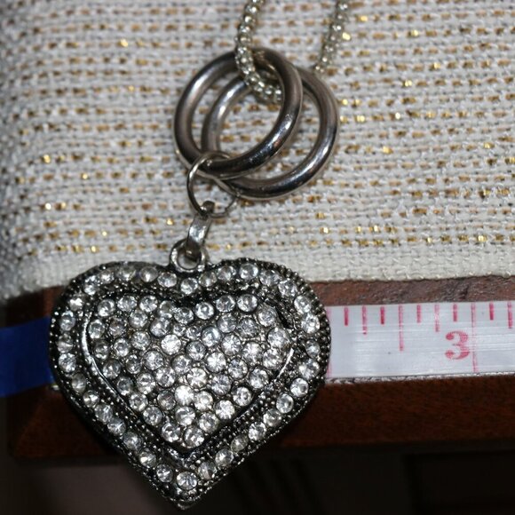 Silver Tone 18" Large Heart Pendant Necklace - Picture 7 of 8